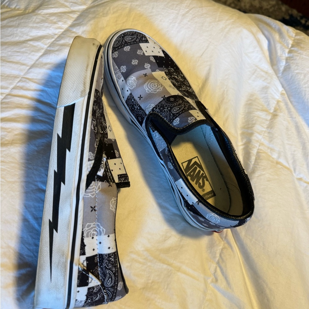 Women’s Sz. 8 Vans Slide On, Custom Design - image 5